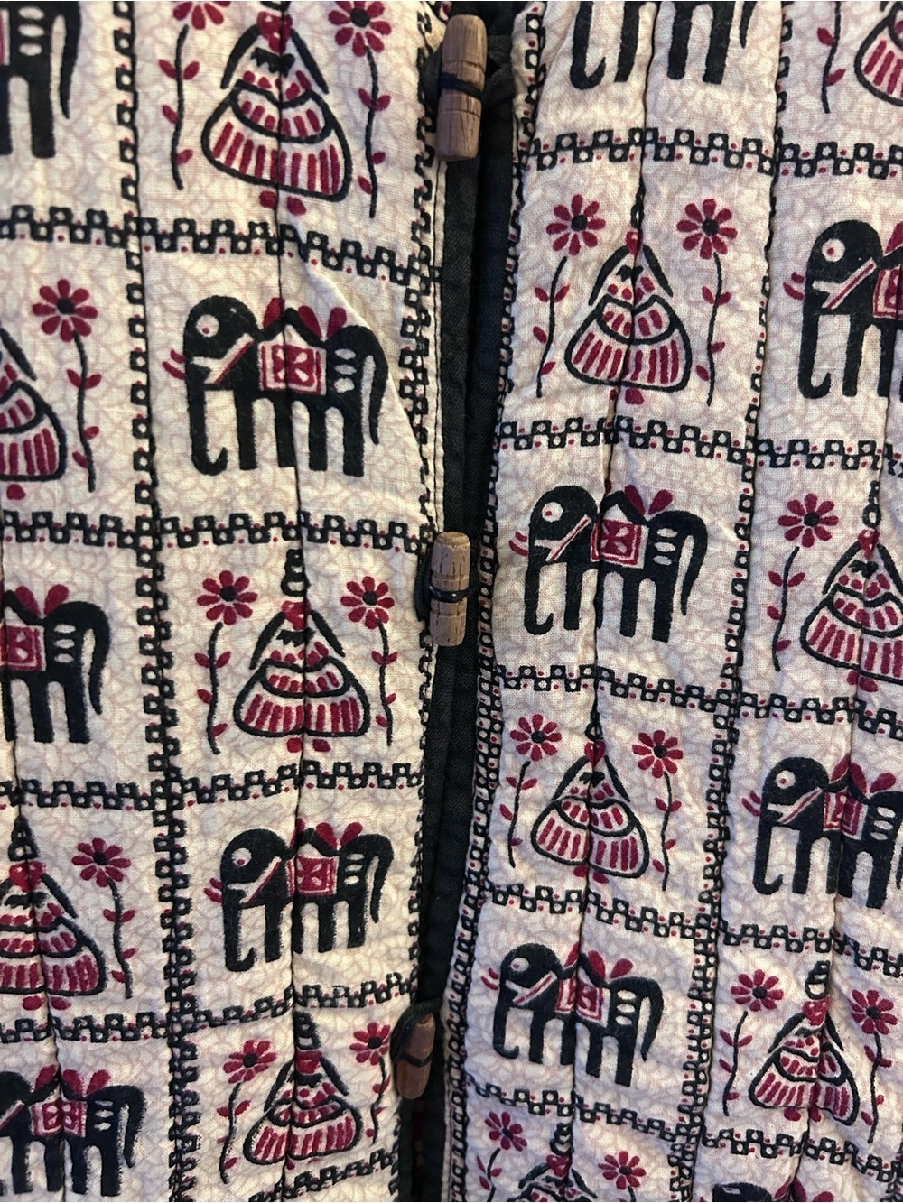 Reversible Quilted Toggle Vest — Cream/Black/Red — Folk Boho Style Size S - Picture 6 of 7